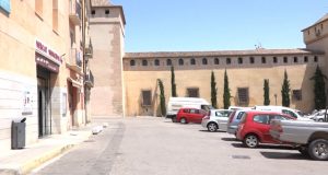 El centre de Cocentaina, amb el Palau Comtal al fons l Imatge d'Arxiu