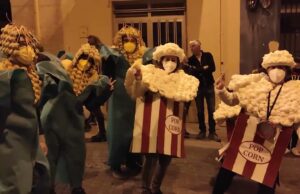 Un any més els carrers d’Alcoi s’omplin de música i originalitat amb el seu carnestoltes