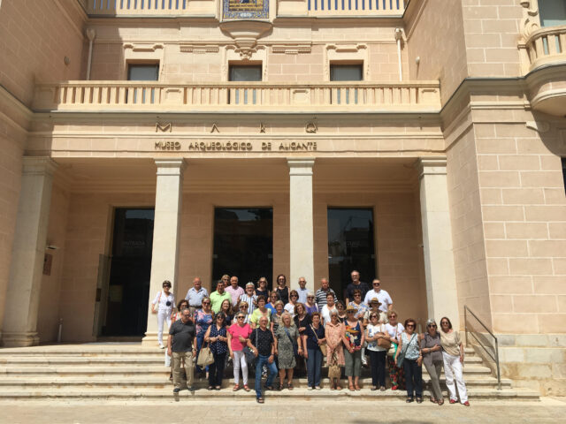 Visita al MARQ dels alumnes de la Universitat Senior