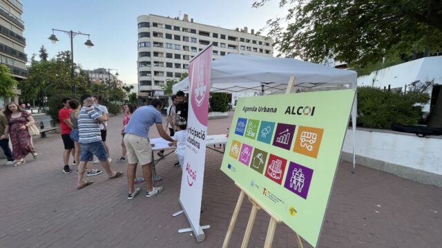 Acte de participació celebrat aquest divendres, a la plaça de La Rosaleda d'Alcoi