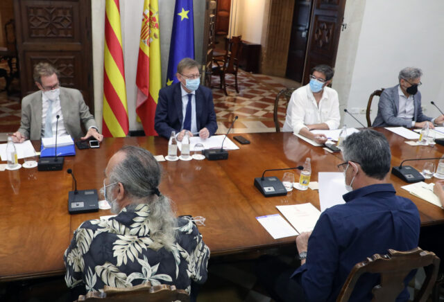 Reunió del president amb diversos expertes