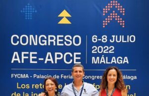 Mireia Estepa, alcaldessa de la localitat, Eugenia Miguel, Regidora de Fira, i Gustavo Baena, tècnic municipal de fira, al congrés d'AFE