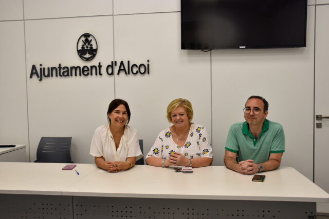 Foto de la roda de prensa de presentació del taller