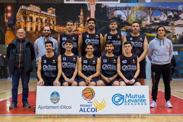 Plantilla de l'equip sènior masculí autonòmic del Club Nou Bàsquet Alcoi