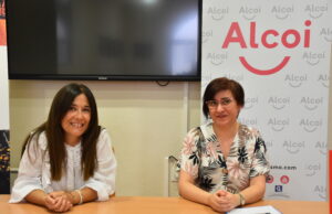 Lorena Zamorano, Regidora de Turisme, i Elena Méndez, Coordinadora del MUBOMA.