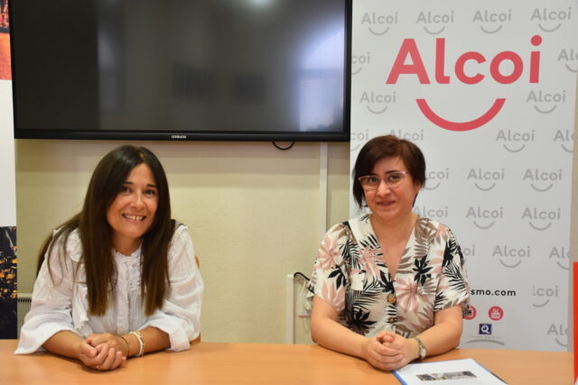 Lorena Zamorano, Regidora de Turisme, i Elena Méndez, Coordinadora del MUBOMA.