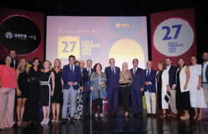 Diverses autoritats de la Generalitat i la Diputació a la gala dels premis AEFA.