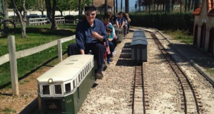 Replica del Tren dels Anglesos al parc temàtic de Almoines.