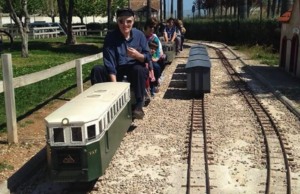 Replica del Tren dels Anglesos al parc temàtic de Almoines.