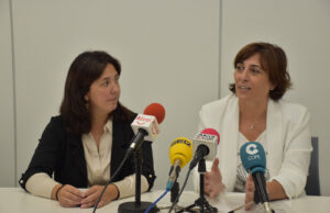 Teresa Sanjuán, Regidora de Salut Pública, i Mabel Ortiz de Salazar Martín, Jefa del Servei del Centre de Transfusió de la Comunitat Valenciana.
