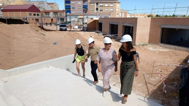 Imatges de la visita institucional a les obres del CEIP San Juan Bosco