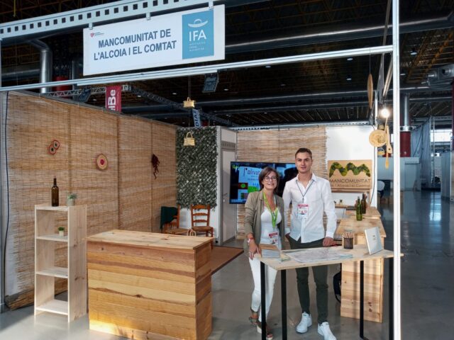 Stand de la Mancomunitat de l'Alcoià i el Comtat en la fira Alicante Gastronómica 2022.