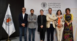 Diverses autoritats de la UPV en la lliçó inaugural del curs de la Universitat Sènior.