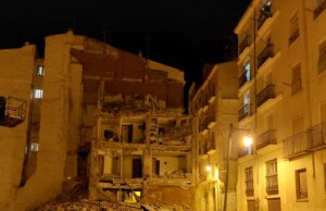 Despreniment en casa que estan demolent en el carrer Sant Gregori.