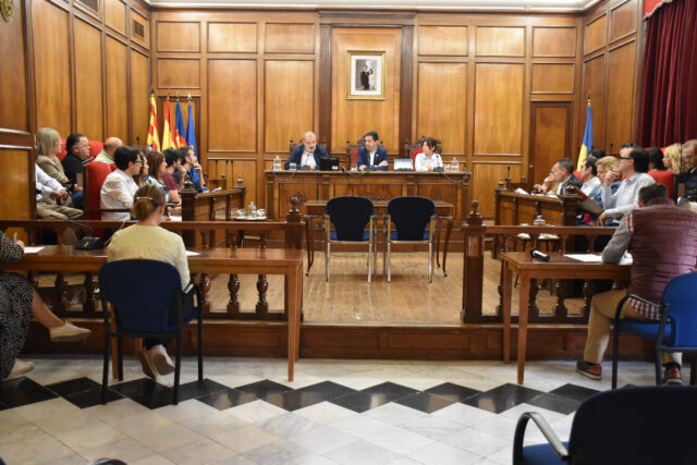 Ple extraordinari de l'Ajuntament d'Alcoi per aprobar el projecte de bus urbà