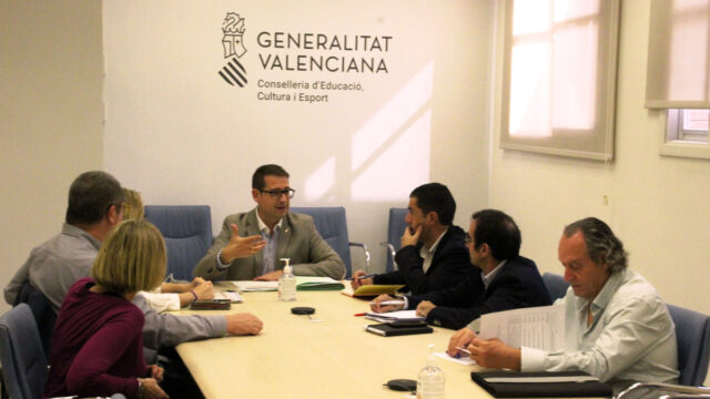 Runió de l'Ajuntament d'Alcoi amb la Conselleria d'Educació.