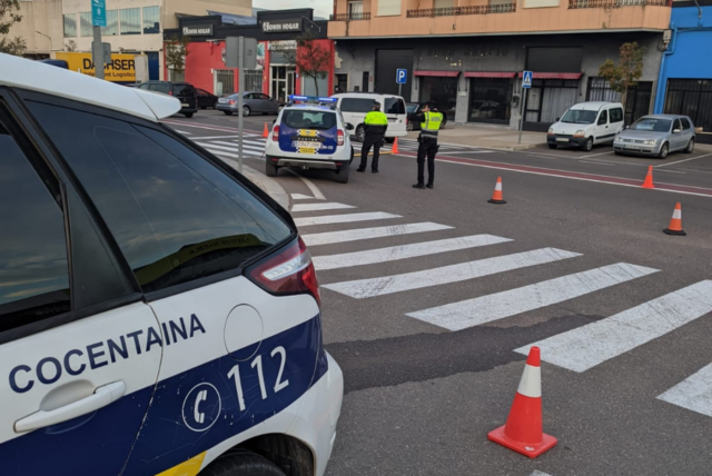 La Policia Local de Cocentaina durant el curs de detecció de drogues en la conducció.