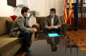 Carlos Mazón, President de la Diputació d'Alcant, i Toni Francés, Portaveu del Grup Socialista d'Alacant, en una imatge d'arxiu.