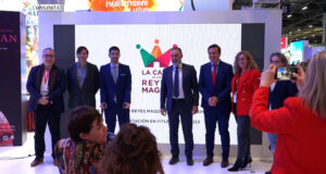 Imatge de la presentació del projecte de la "casa de los Reyes Magos" d'Ibi a FITUR 2023