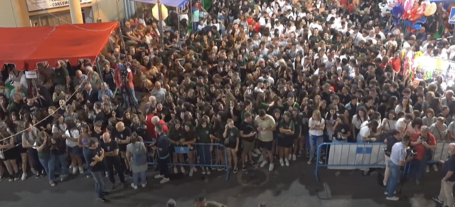 Pregó de les Festes de Moros i Cristians d'Ibi, a les portes de l'Ajuntament