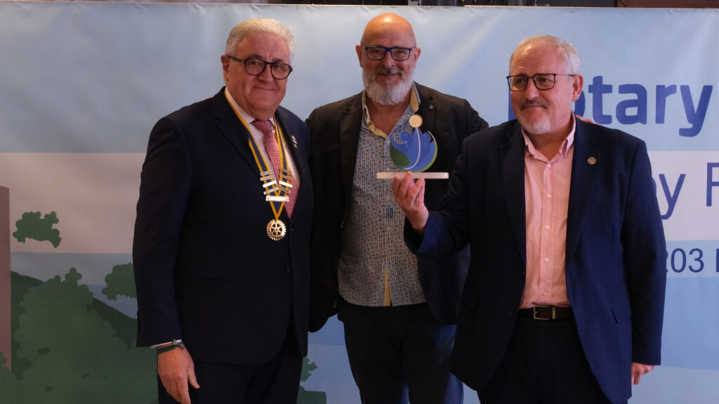 Rotary Club Alcoy Font Roja entrega els Premis Valora 2024 a Carmelitas ...