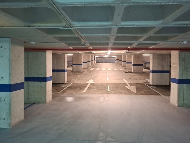 Estat de l'aparcament de La Rosaleda, llest per a reobrir però encara tancat a Alcoi