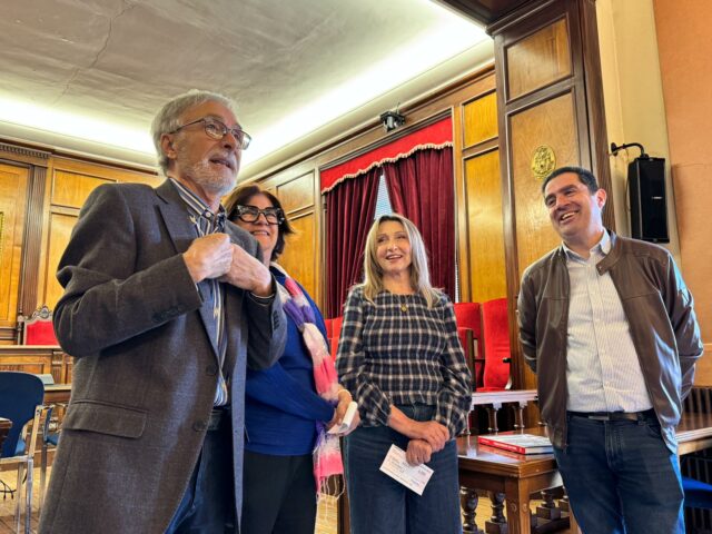 Ricardo Canalejas amb l'Alcalde d'Alcoi i les representants de les associacions beneficiàries