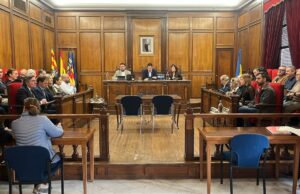 Francés perd la confiança del plenari alcoià però aprovarà el pressupost pel ‘no’ de Guanyar a una moció de censura amb la dreta
