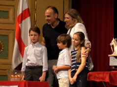 Alberto Acosta es converteix en el primer Sant Jordiet del Col·legi Esclaves d’Alcoi i representarà al patró en 2027