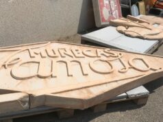 Onil recupera el logo de la façana de Famosa com a patrimoni industrial i pregunta al poble on vol ubicar-lo