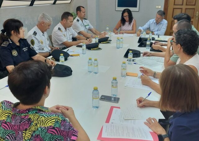 Junta Local de Seguretat cara a les Festes de Moros i Cristians celebrada a Ibi