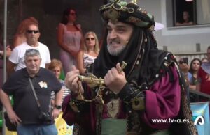 La ‘Volta al Castell’ proclama els càrrecs del 2027 a una Ibi que tanca uns espectaculars Moros i Cristians