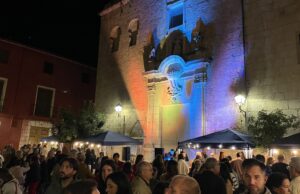 Centenars de persones gaudeixen a Penàguila de les activitats culturals i comercials de les darreres setmanes